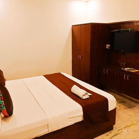 Hotel De Tark Near Igi Airport Delhi New Delhi Bagian luar foto