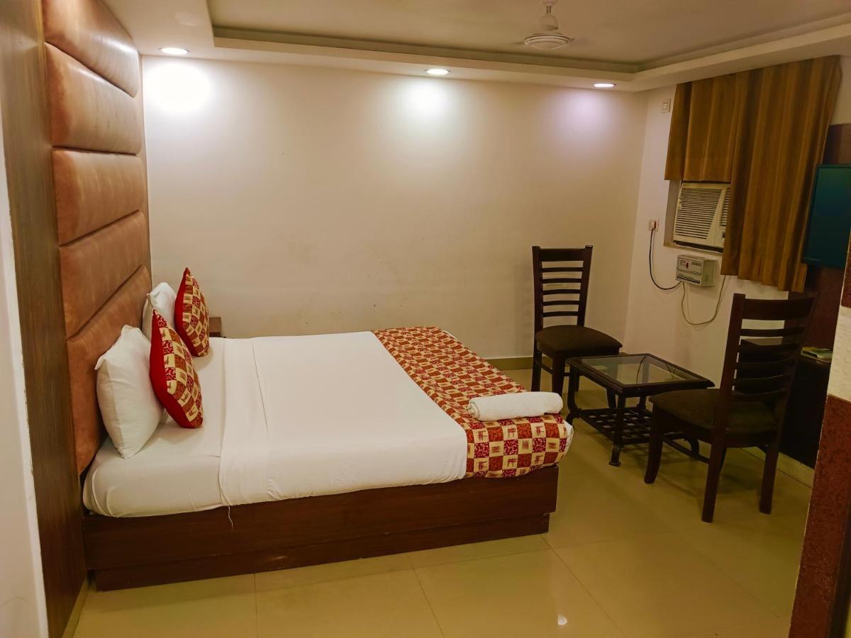 Hotel De Tark Near Igi Airport Delhi New Delhi Bagian luar foto