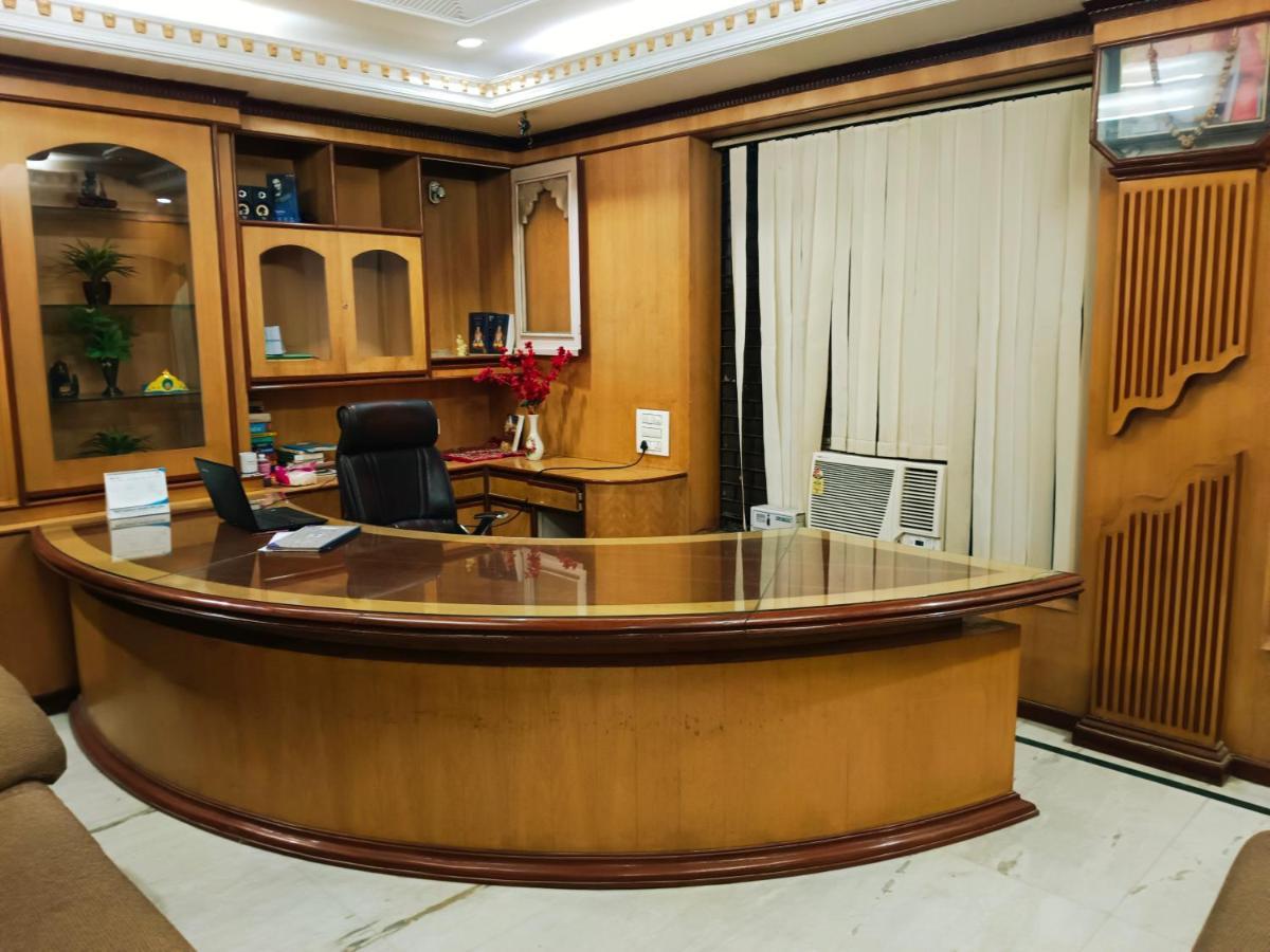 Hotel De Tark Near Igi Airport Delhi New Delhi Bagian luar foto