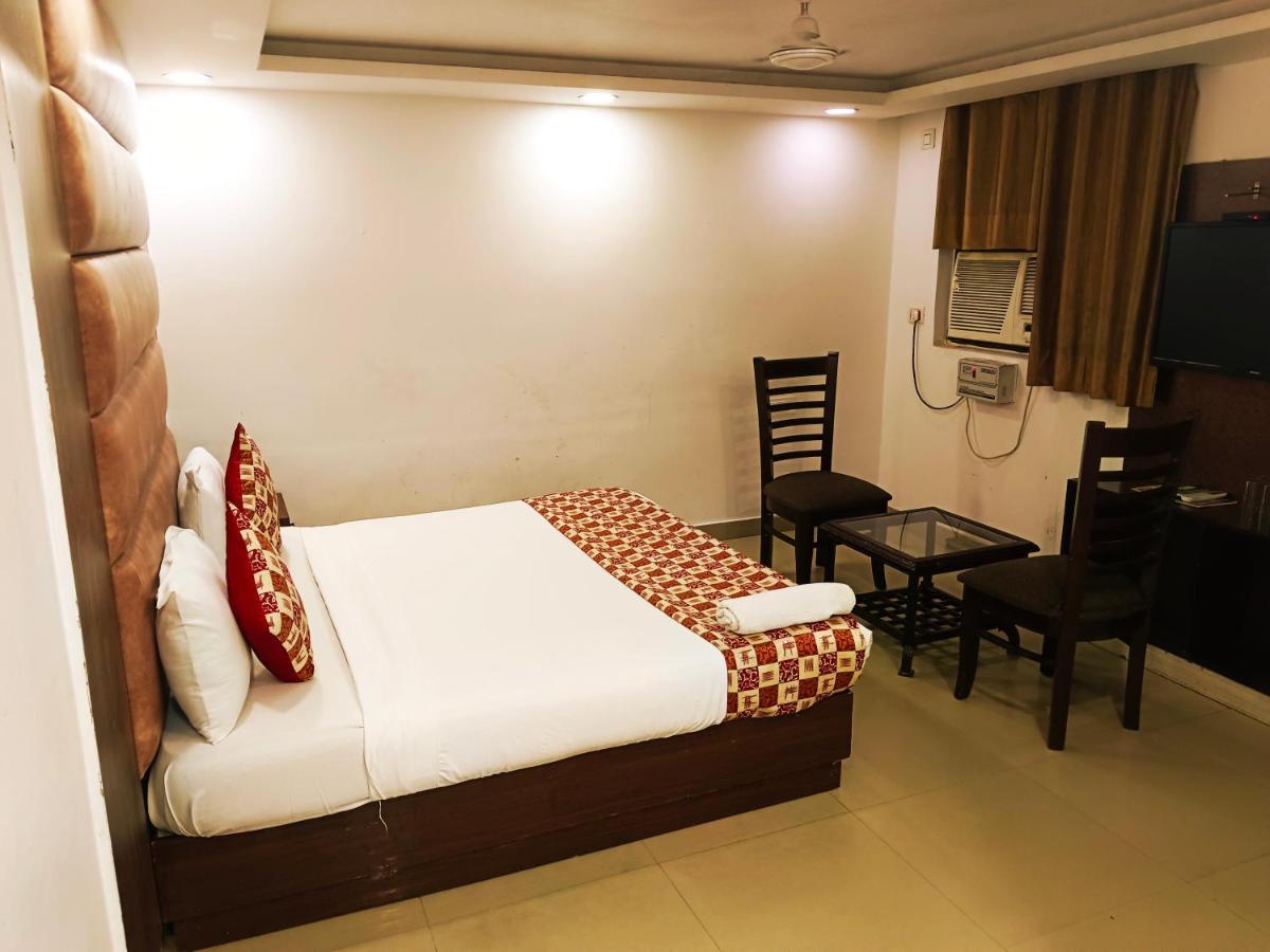 Hotel De Tark Near Igi Airport Delhi New Delhi Bagian luar foto